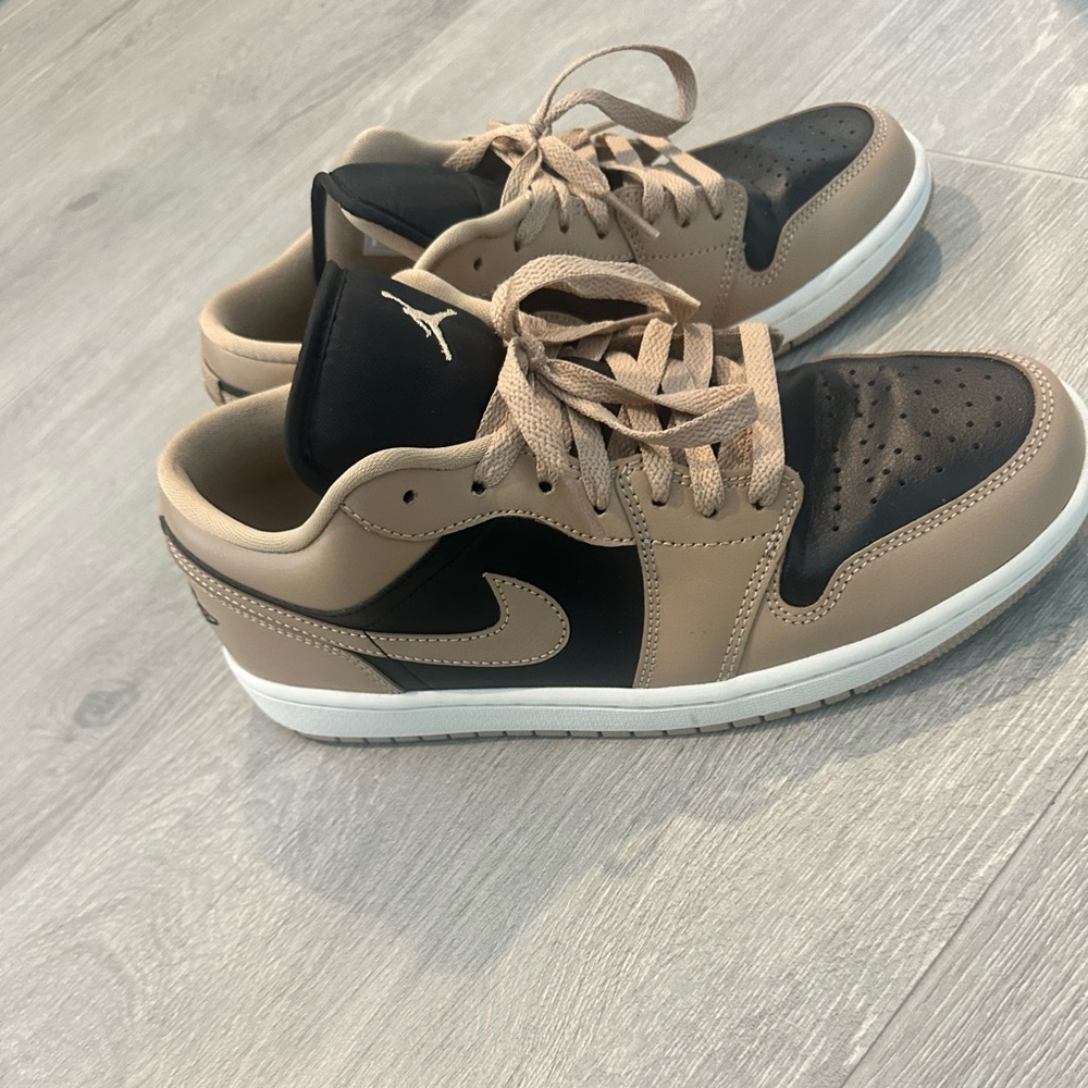 Women’s Jordan 1 lows